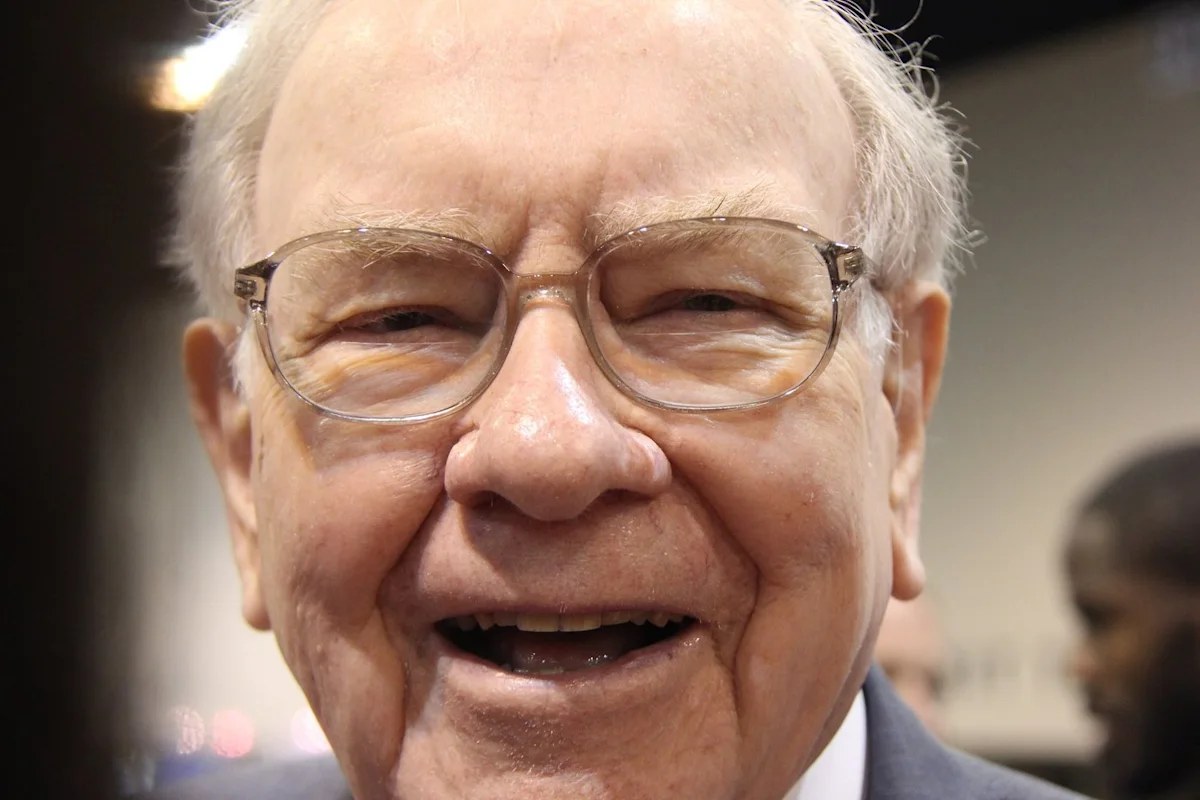 Warren Buffett's Berkshire Could Buy Almost Any S&P 500 Company With Its $397 Billion Cash Pile, but Keeps Waiting for a Better Price