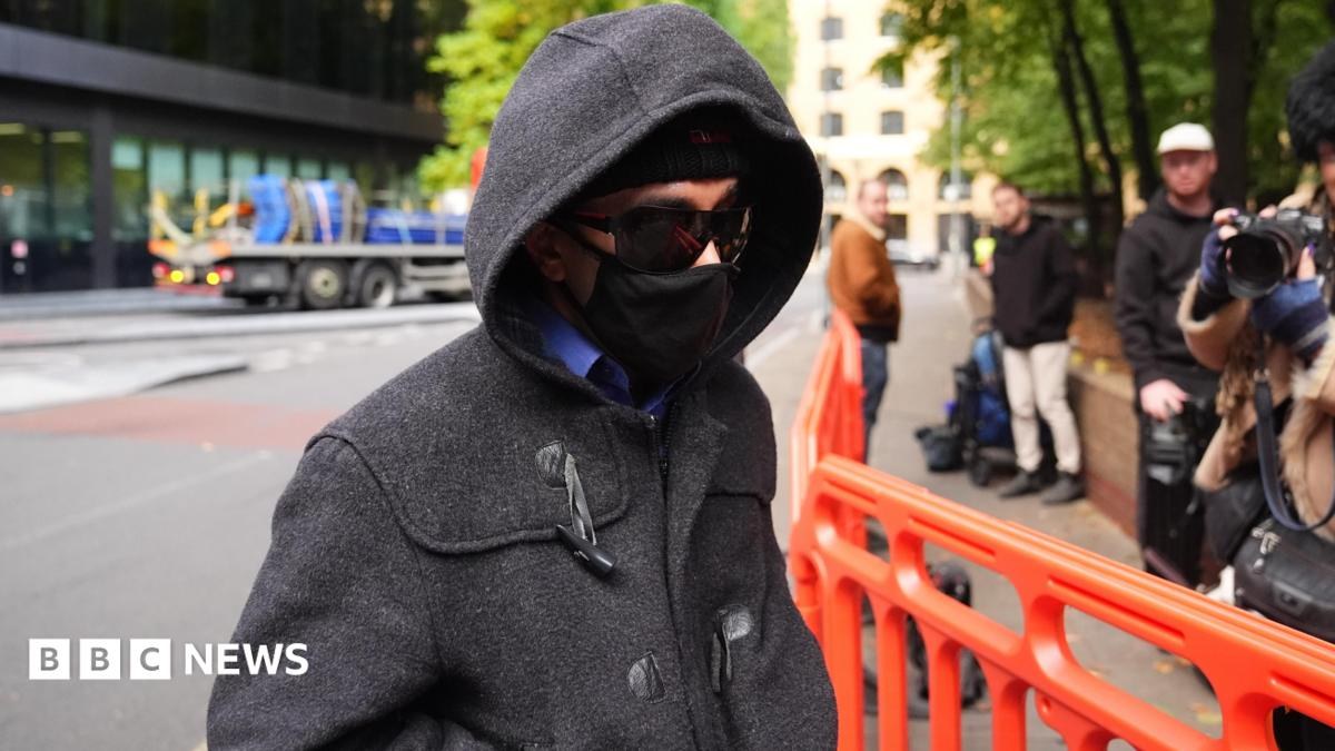 'I wasn't thinking straight' says five jobs civil servant