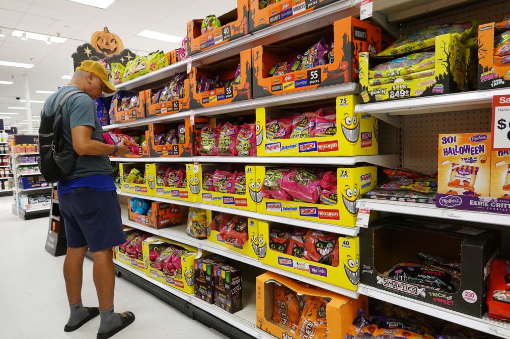 Halloween gets pricier as chocolate costs climb — Hershey may feel the pinch