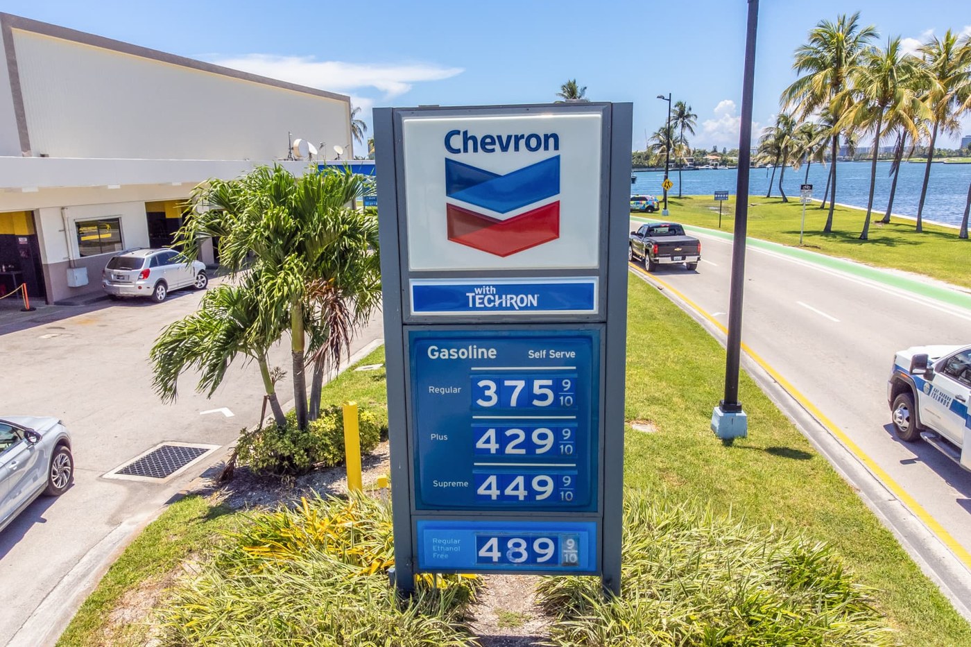 Top Wall Street analysts like these 3 dividend stocks for steady income