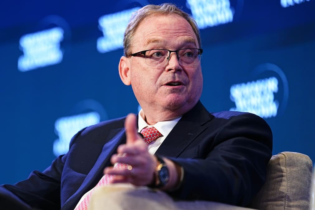 Hassett kept up to $5 million Coinbase stake as Trump reshaped crypto policy