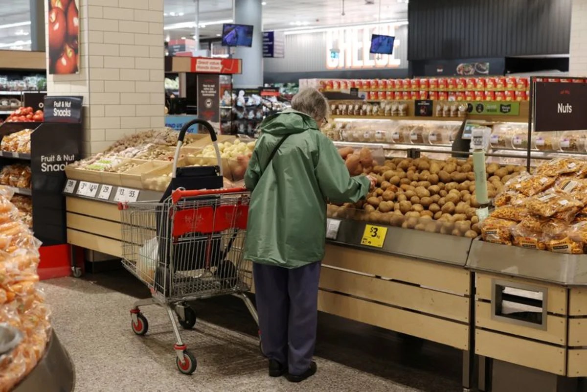 Australia Q3 inflation quickens, bolstering RBA rate hike case